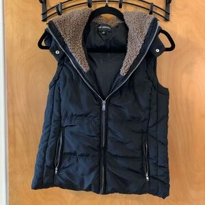 The Zenana black size small vest